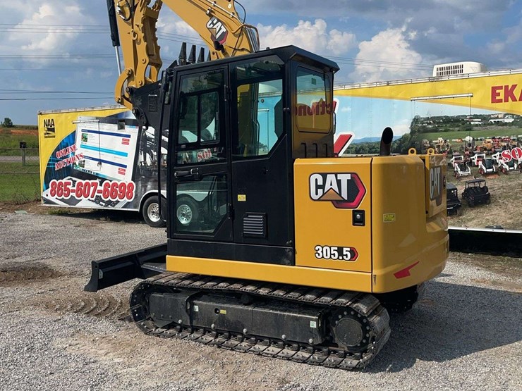 2025-caterpillar-305.5-image-4