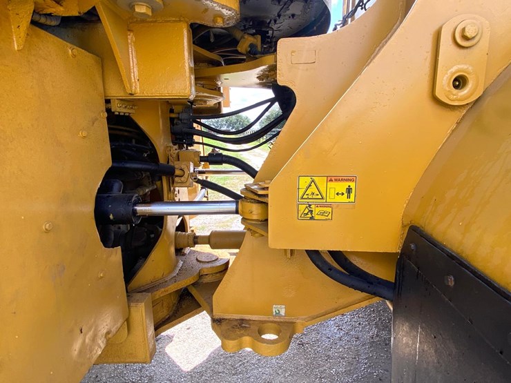 2015-caterpillar-966m-image-30
