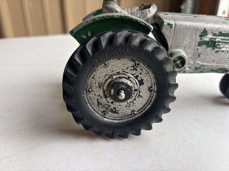 (2)-1/16-oliver-tractor-and-baler-slik-image-9