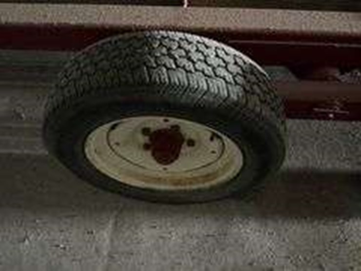 donahue-8’-x-28’-planter-trailer-image-10