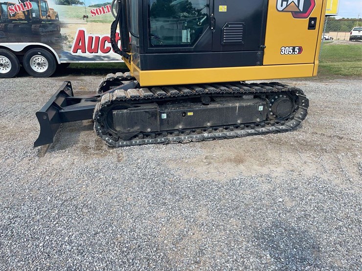 2025-caterpillar-305.5-image-9