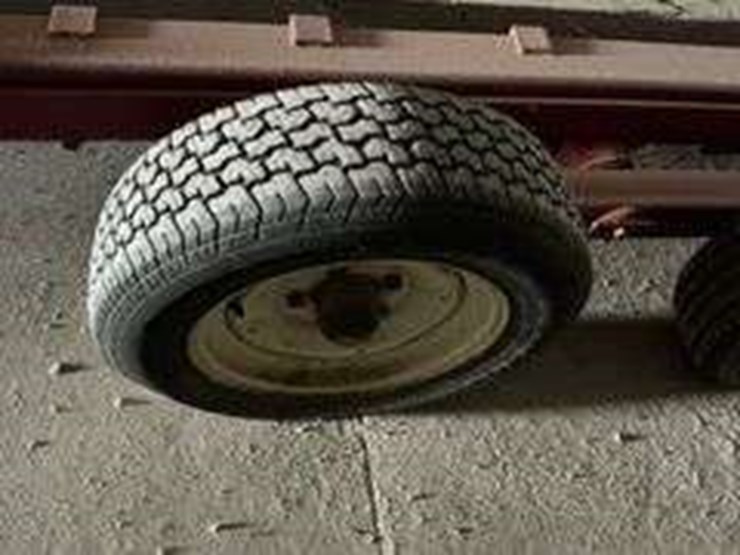 donahue-8’-x-28’-planter-trailer-image-8