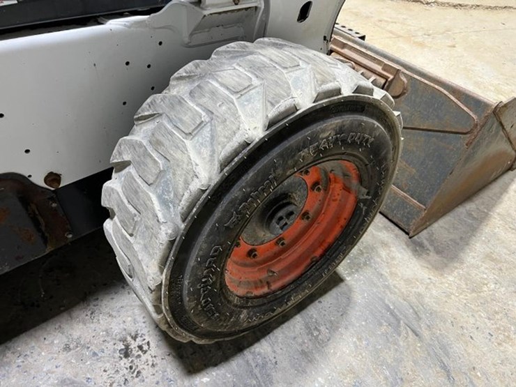 2022-bobcat-s740-image-16