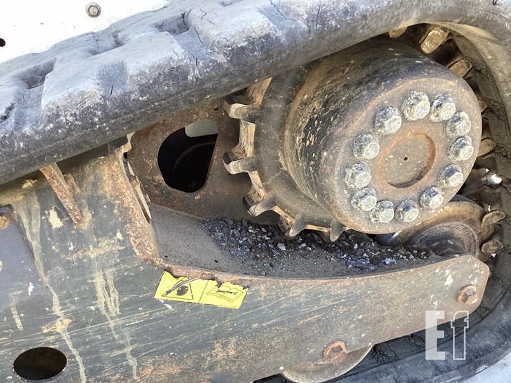 2015-bobcat-t590-image-12