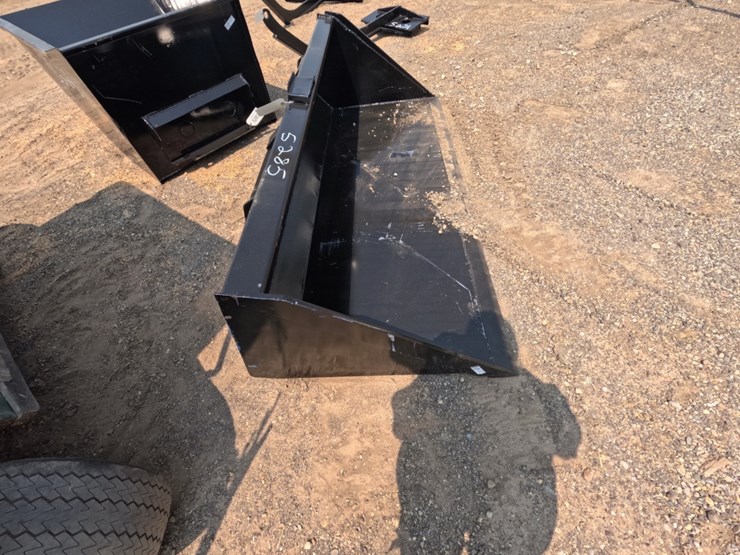 #5285-•-78"-skid-steer-bucket-w/blade-image-1