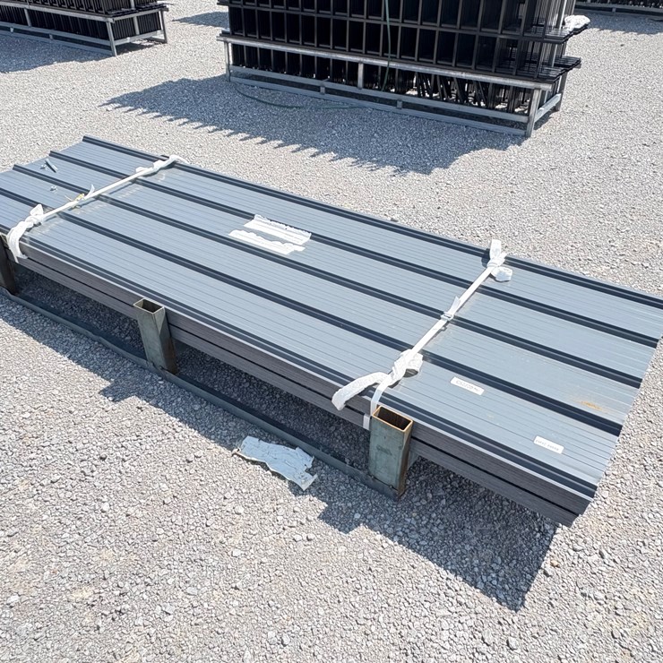 #28483 • BUNDLE OF 10’ X 3’ FENCE & ROOF PANELS