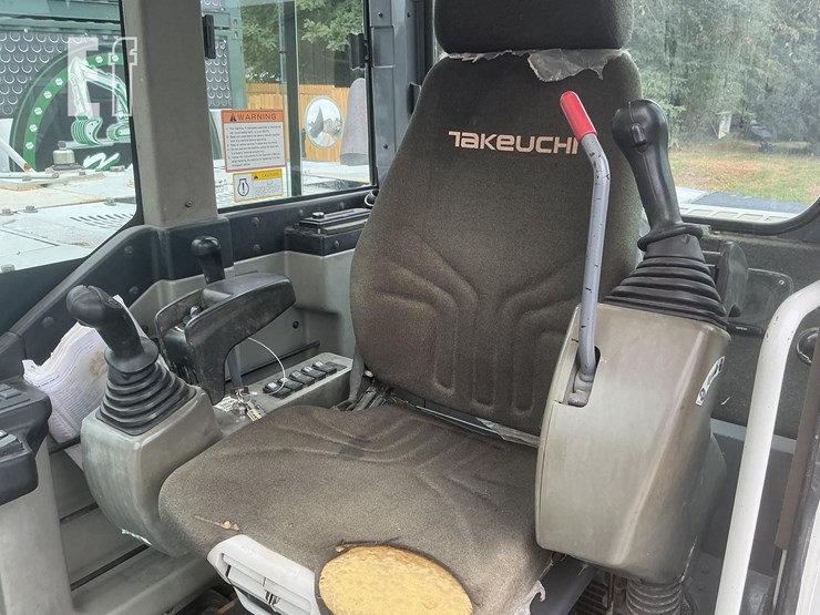 2016-takeuchi-tb1140-image-18