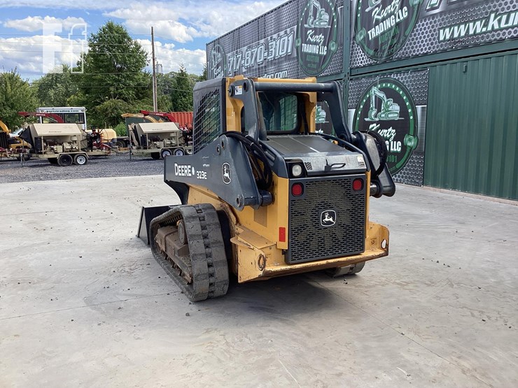 2015-deere-323e-image-2