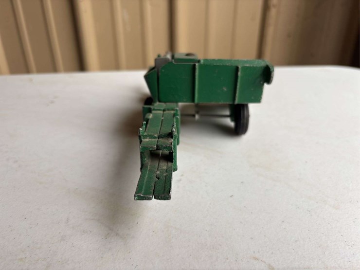 oliver-70-image-12