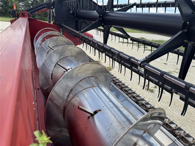 2011-case-ih-3020-image-13