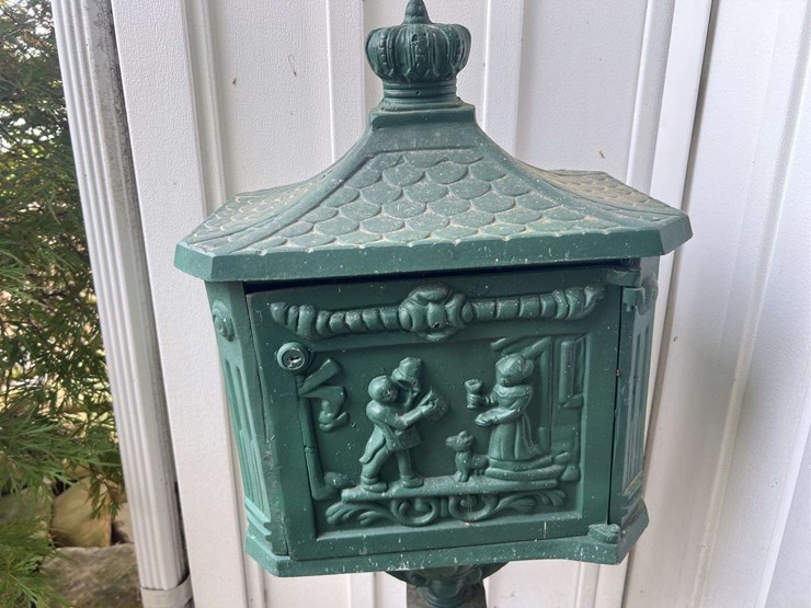 cast-iron-mailbox-image-3