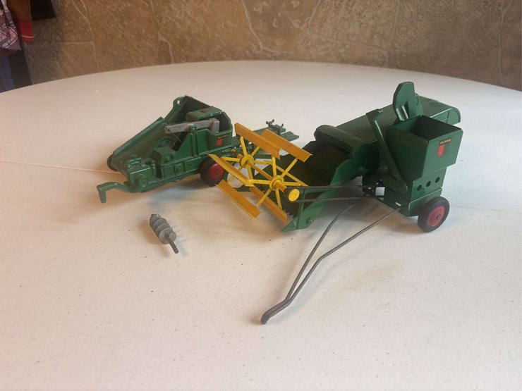 (2)-1/16-oliver-baler-and-combine-slik-image-1