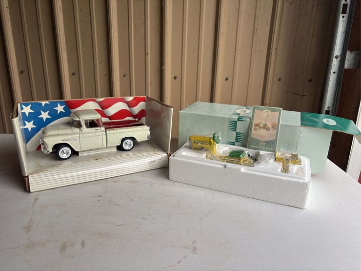 (2)-1/24-chevy-truck-and-murray-pedal-tractor-models-image-1
