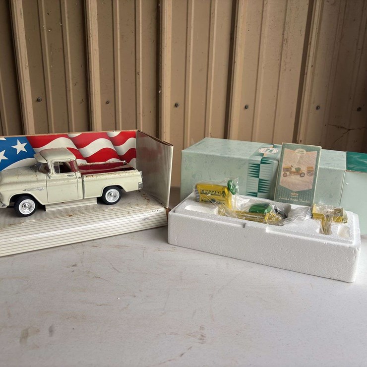 (2) 1/24 Chevy Truck and Murray Pedal Tractor Models
