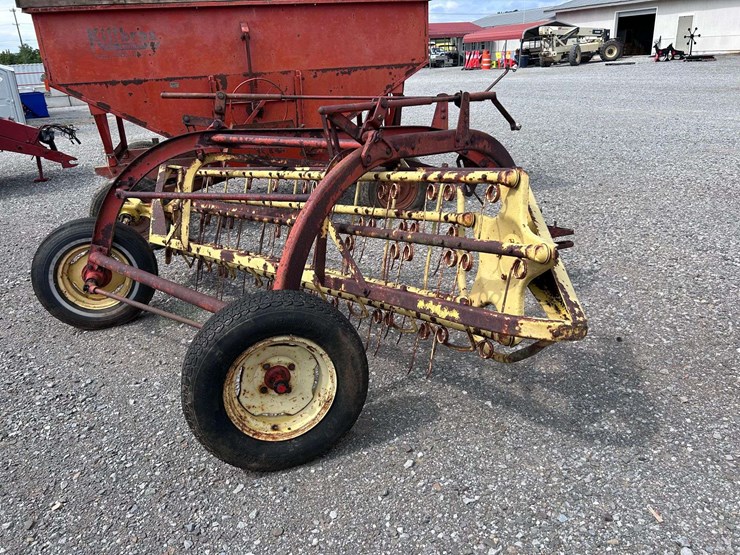 new-holland-256-image-6