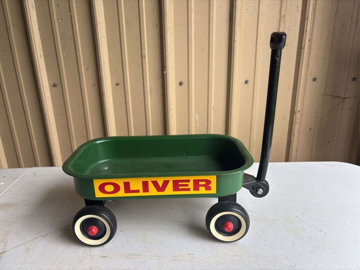 oliver-lights,-sign,-and-mini-wagon-image-8
