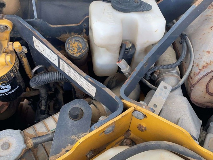 2012-john-deere-329d-image-17
