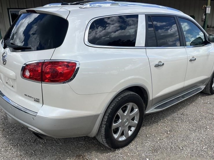 2009-buick-enclave-image-3