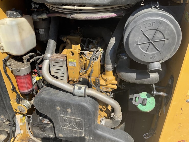 2016-caterpillar-259d-image-14