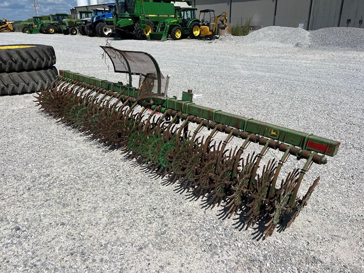 john-deere-400-image-3