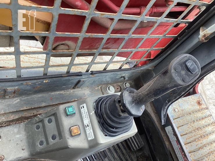 2014-takeuchi-tl12-image-17