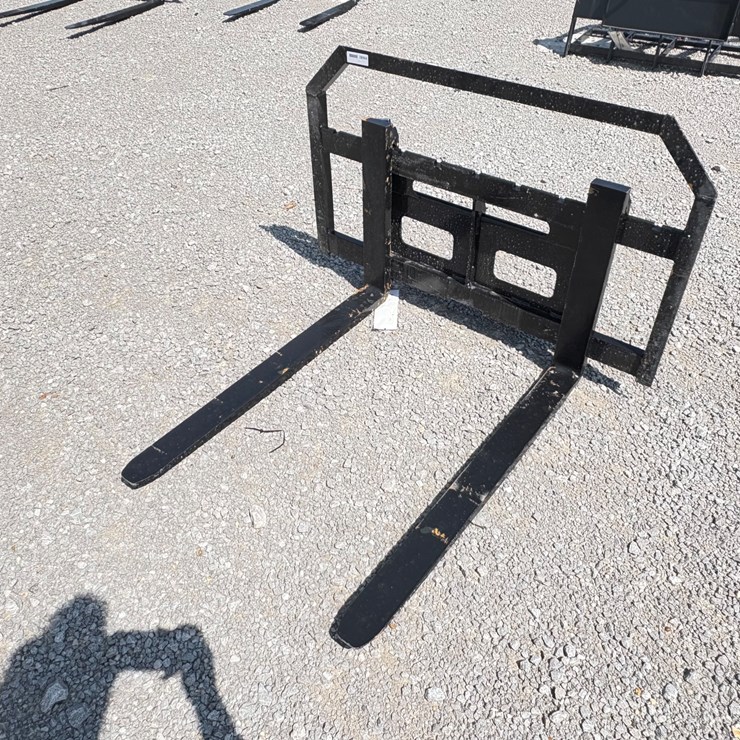 #28504 • PALLET FORK