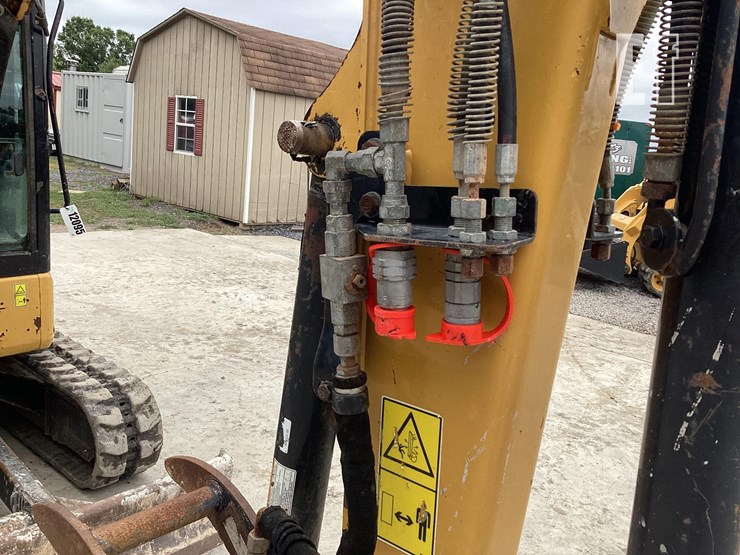 2015-caterpillar-303.5e2-cr-image-13