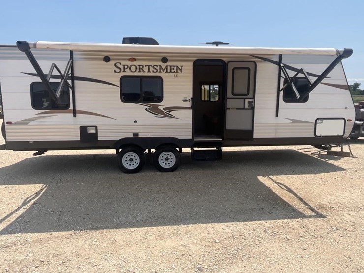 l2--2016-kz-sportsman-travel-trailer-image-29