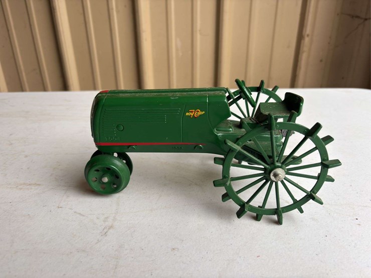 oliver-70-image-2