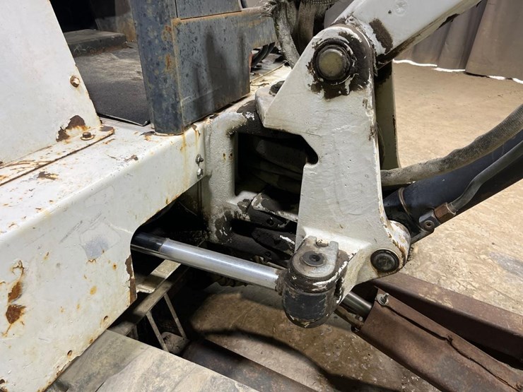 2000-bobcat-331-image-13
