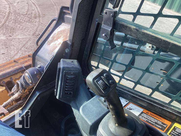 2020-deere-333g-image-17