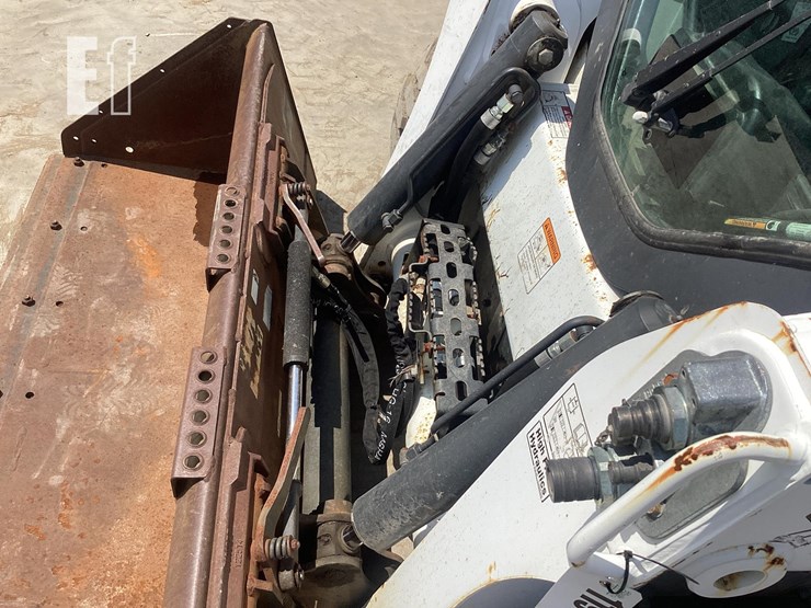 2017-bobcat-s740-image-10