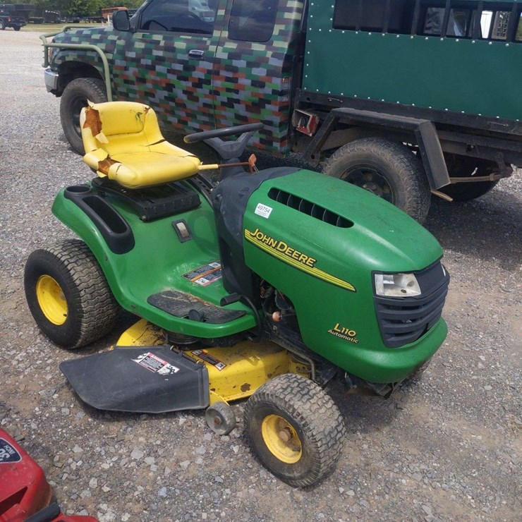 JOHN DEERE L110
