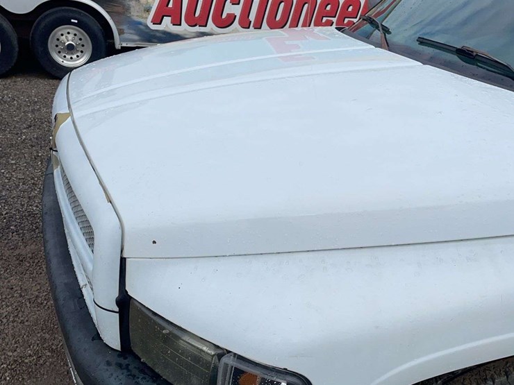 2001-dodge-2500-image-13