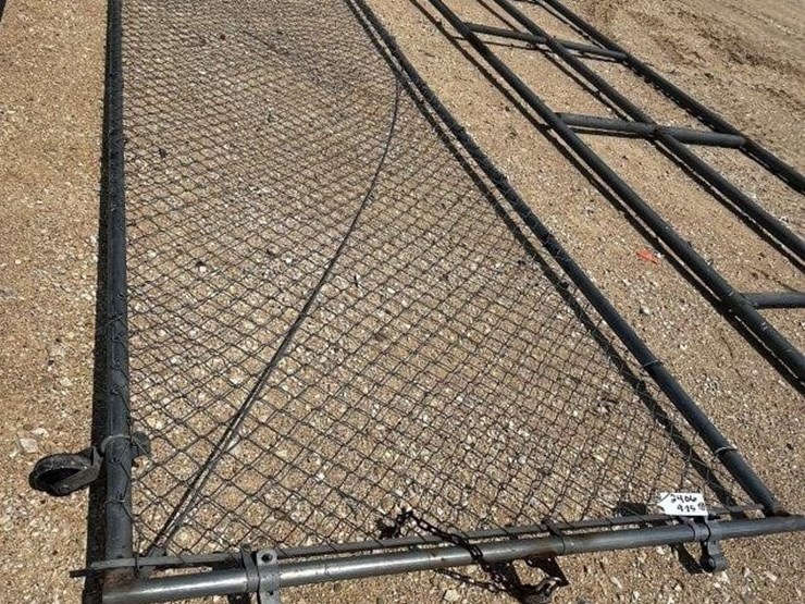 l3--chain-link-entryway-gates-image-6
