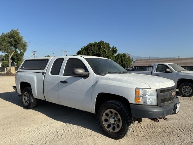 2012-chevrolet-silverado-1500-image-3