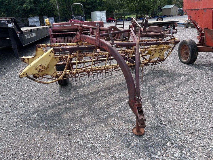 new-holland-256-image-3