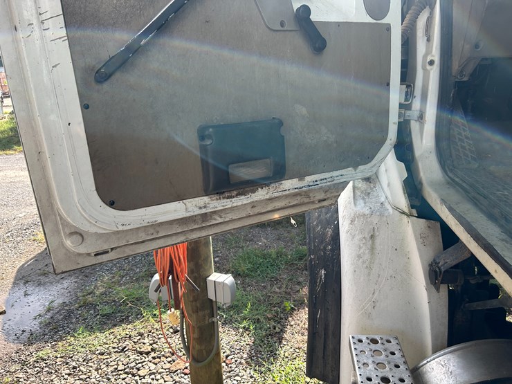 2006-sterling-l8500-image-71