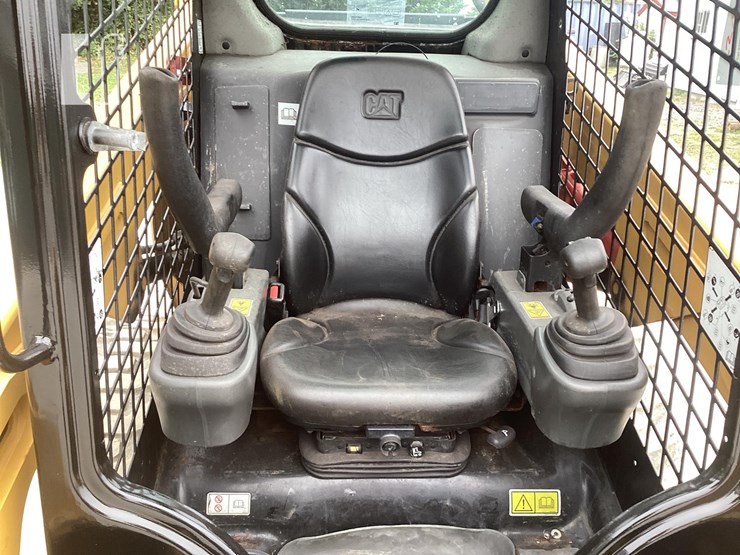 2019-caterpillar-236d-image-13