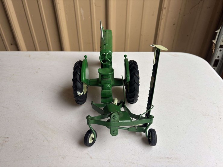 1/16-oliver-880-and-sickle-mower-image-5