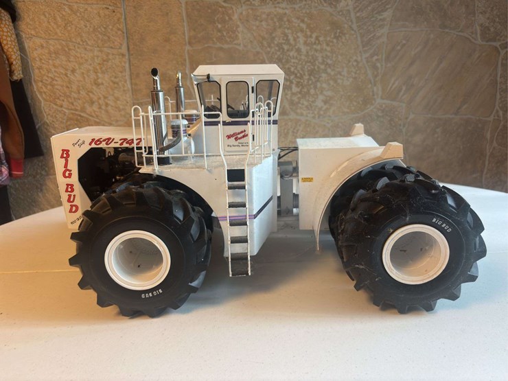 1/16-big-bud-747-tractor-dcp-image-4