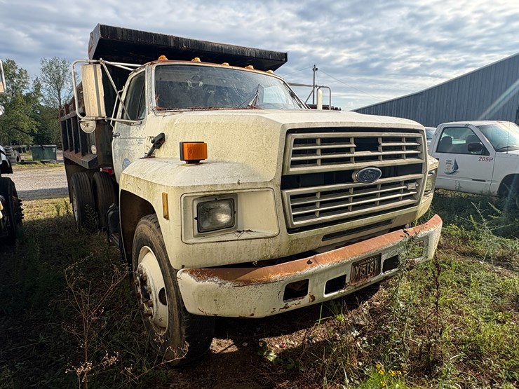 1992-ford-f700-image-2