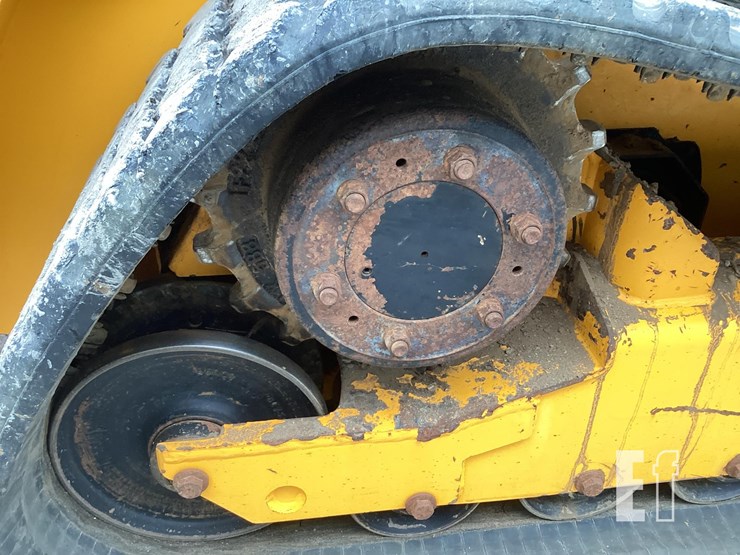 2018-jcb-3ts-8t-image-13