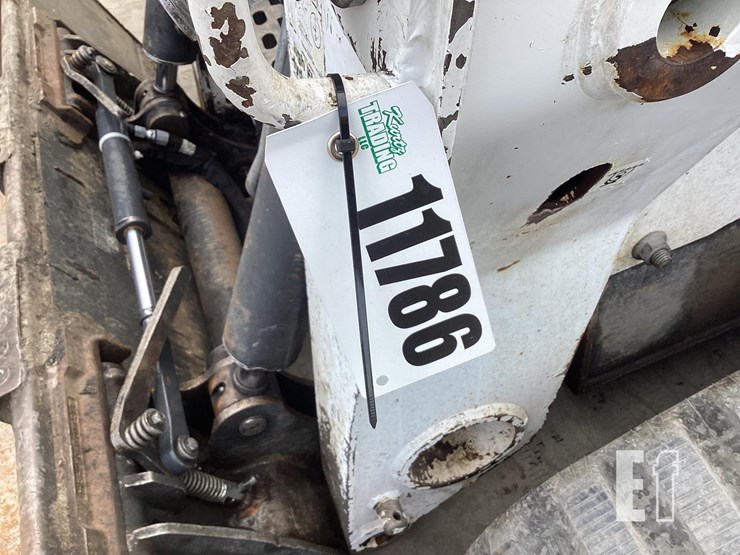 2017-bobcat-t870-image-19