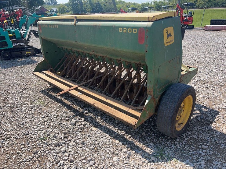 john-deere-8200-image-6