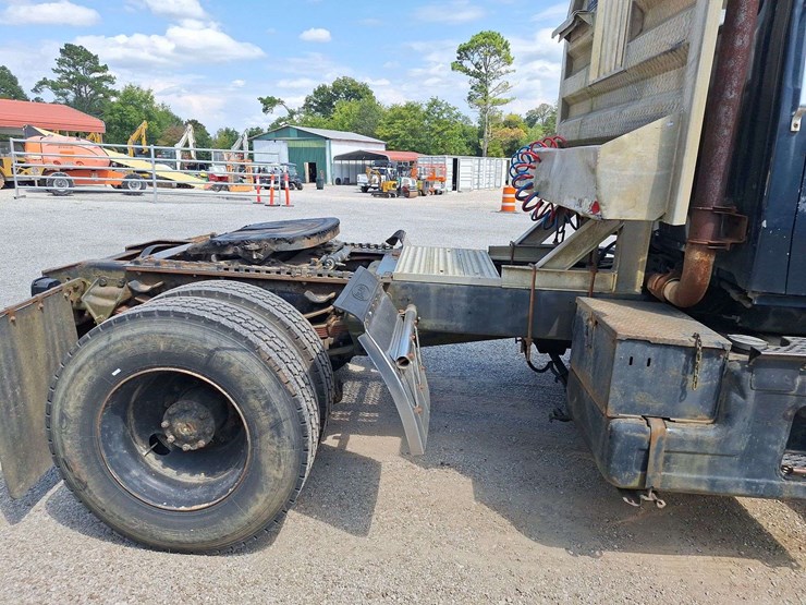 ford-l9000-image-10