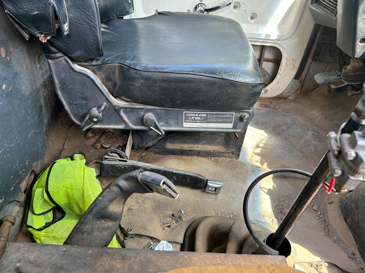 1996-ford-l9000-image-22