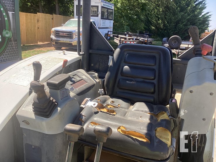 2011-bobcat-325g-image-15
