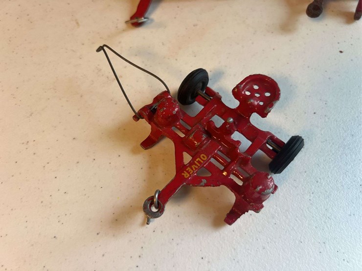 (10)-oliver-farm-toys-image-7