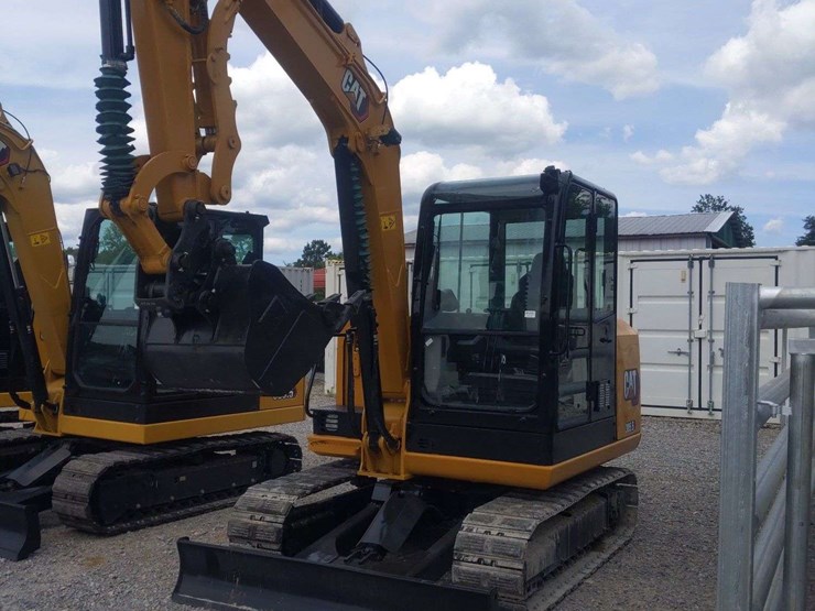 2021-caterpillar-305.5-image-1